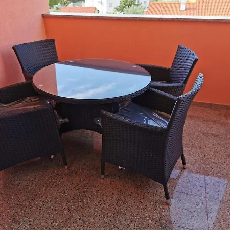 Marich Apartment *