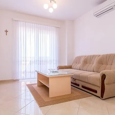 Apartment Marich *