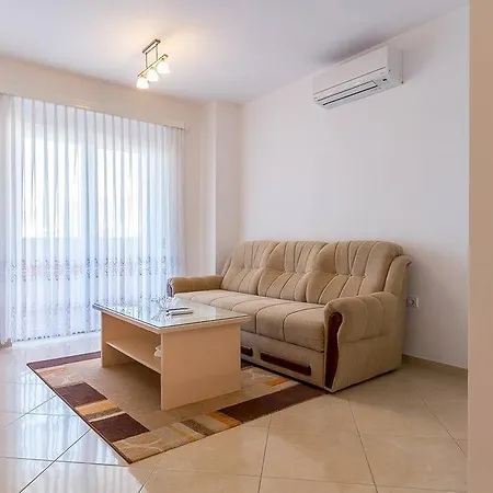 Apartment Marich *
